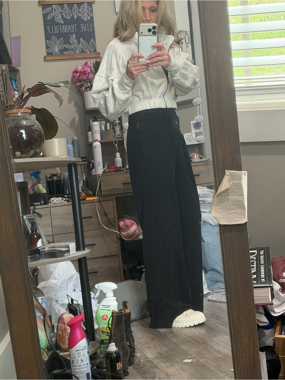 TALENTLESS Cropped zip front jacket